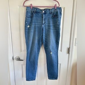 Distressed rockstar jeans midrise skinny
